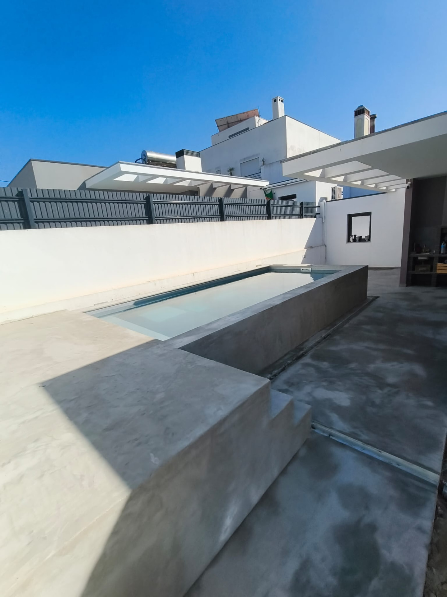 Obra da AMS Pools em Amora